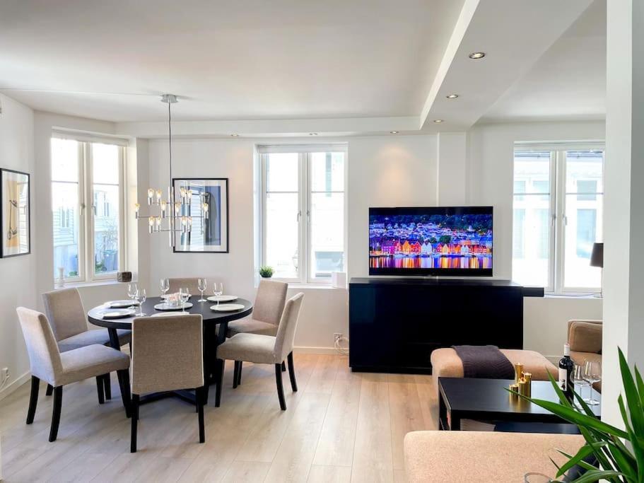 Central City Apt On One Of Bergen'S Finest Streets Екстер'єр фото